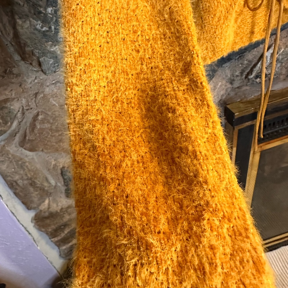 Women’s small yellow sweater by Altar’d. 💛 - Picture 9 of 12